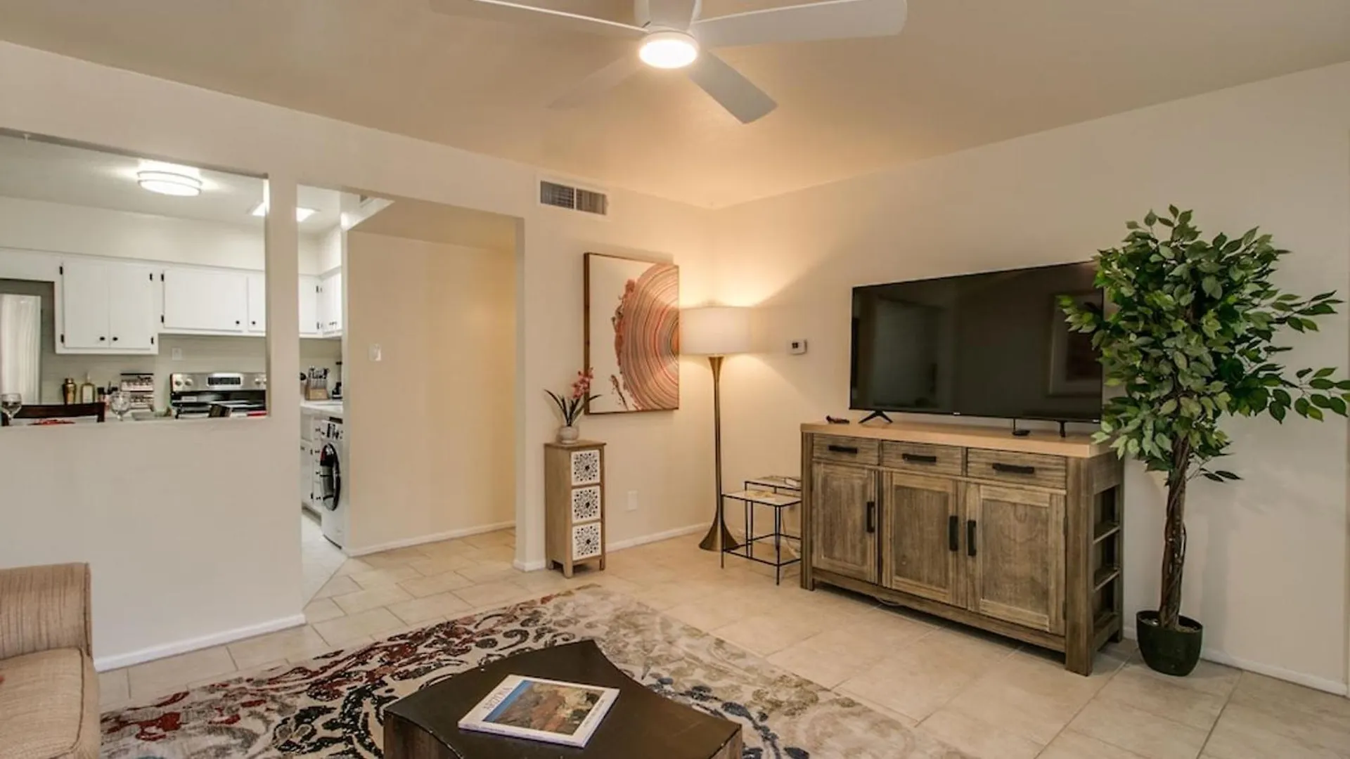 Stylish Arcadia 2-Bdrm With Comfort And Charm Phoenix United States